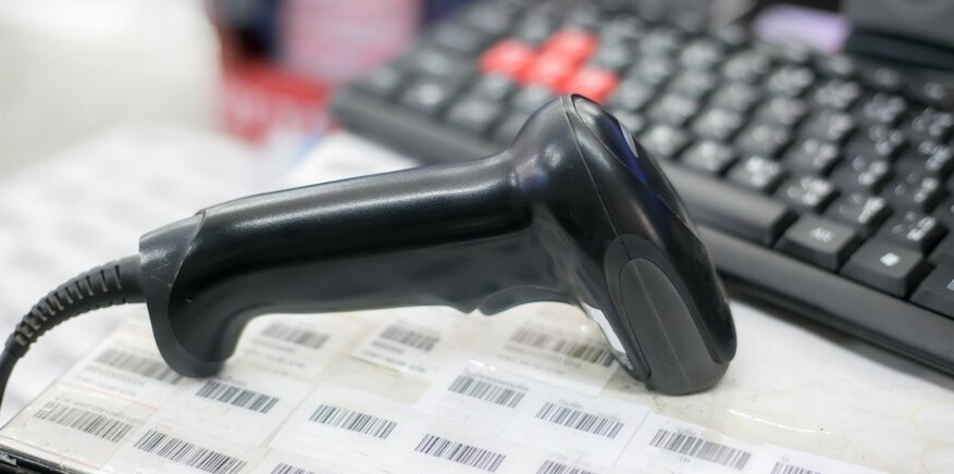 barcode-scanner-blurred-image-supermarkets_39684-352